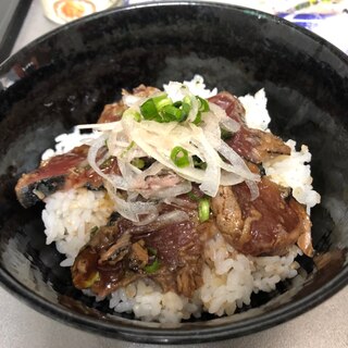 特製タレ漬け鰹たたき丼